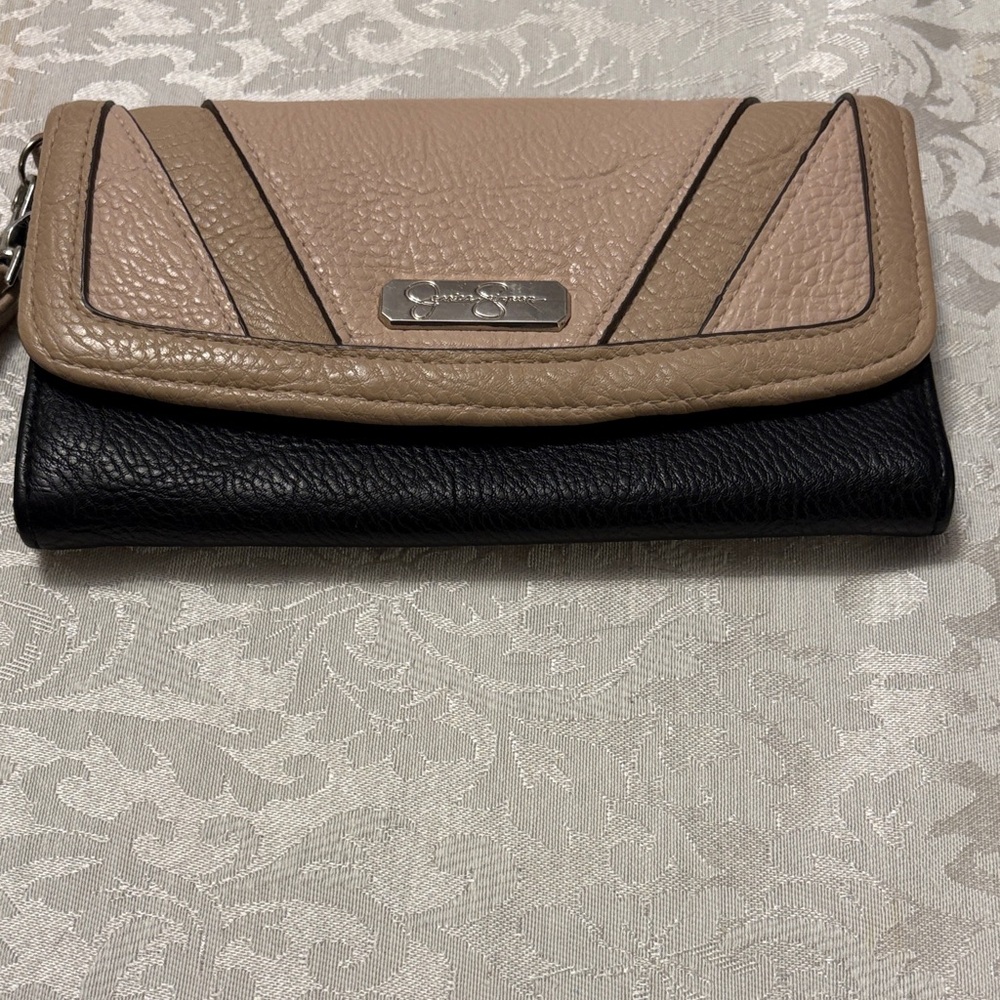 Jessica Simpson Two-Tone Pebbled Leather Wallet - Beige & Black